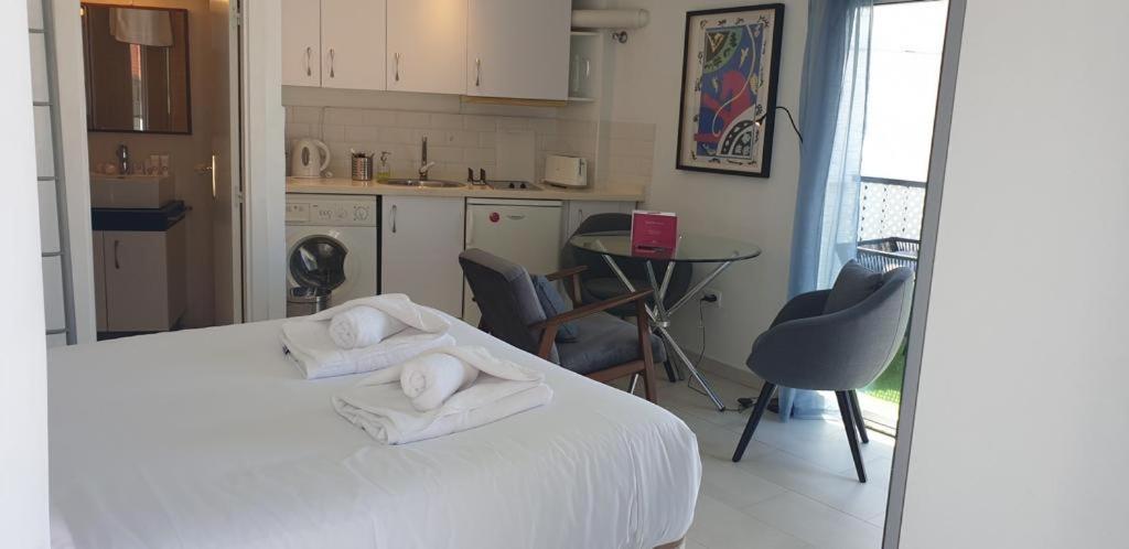 Estudio Banos Del Carmen Lägenhet Málaga Exteriör bild